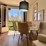 Apartment Front Views To El Pilar Comotucasa