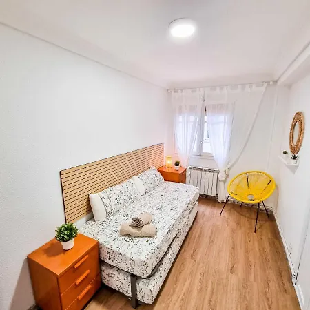 Front Views To El Pilar Comotucasa * Zaragoza