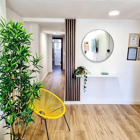 Daire Front Views To El Pilar Comotucasa