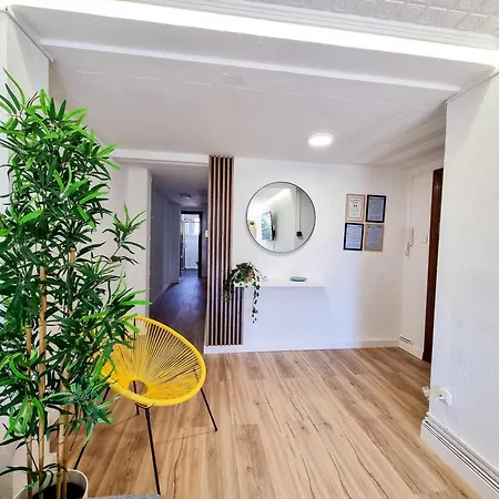 Daire Front Views To El Pilar Comotucasa *