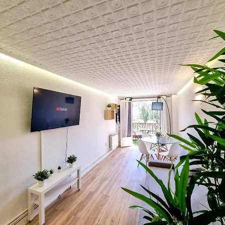 Front Views To El Pilar Comotucasa Zaragoza