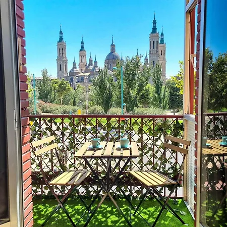 Front Views To El Pilar Comotucasa Daire