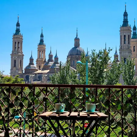 Apartment Front Views To El Pilar Comotucasa *