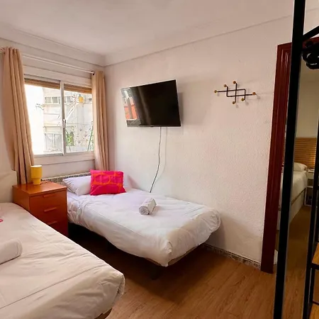 Apartment Front Views To El Pilar Comotucasa