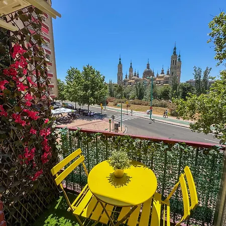 Front Views To El Pilar Comotucasa 아파트