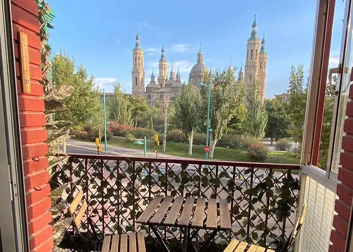 Front Views To El Pilar Comotucasa *