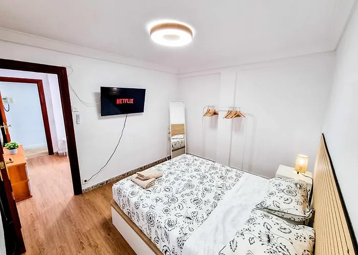 Front Views To El Pilar Comotucasa *