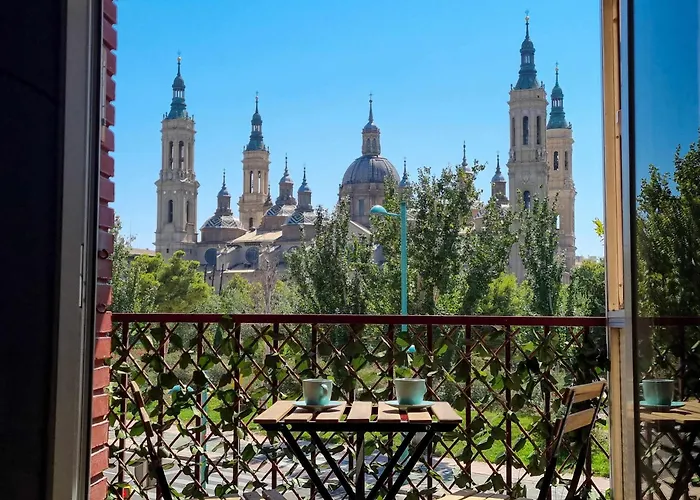 Front Views To El Pilar Comotucasa * Zaragoza