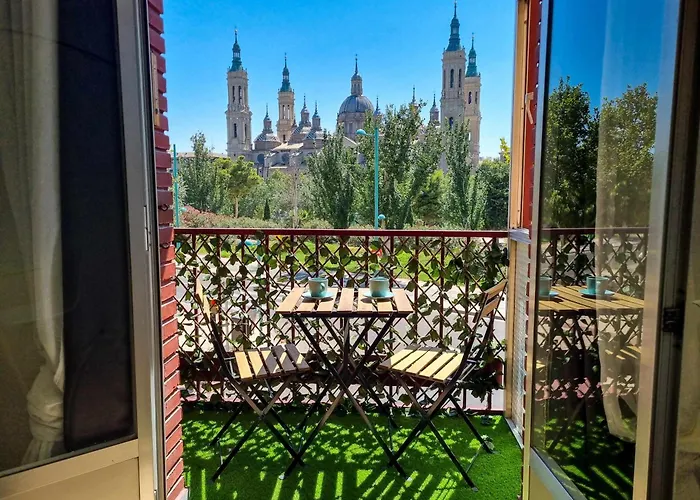 Front Views To El Pilar Comotucasa Zaragoza