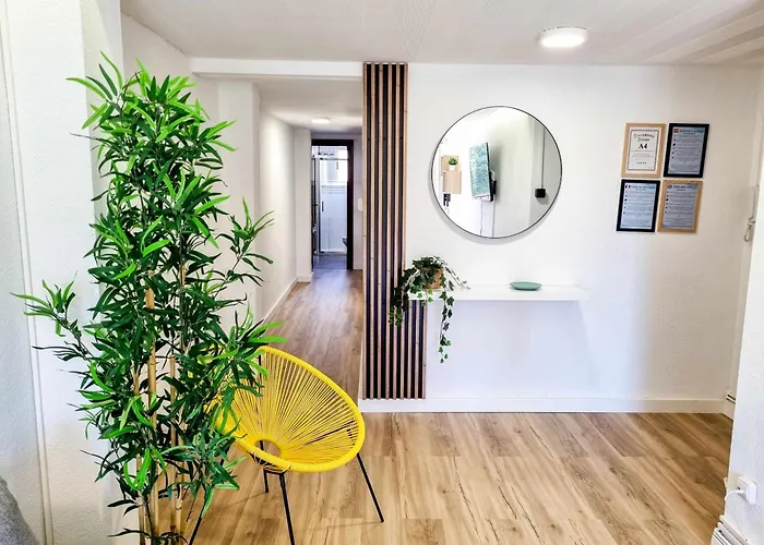 Lejlighed Front Views To El Pilar Comotucasa