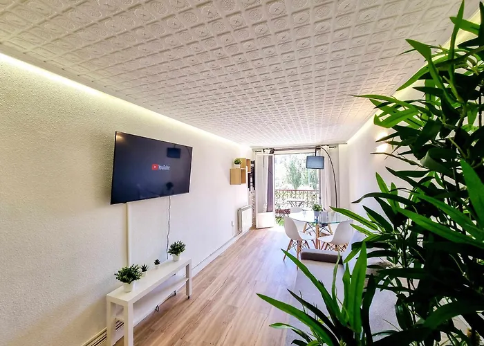 Front Views To El Pilar Comotucasa Zaragoza